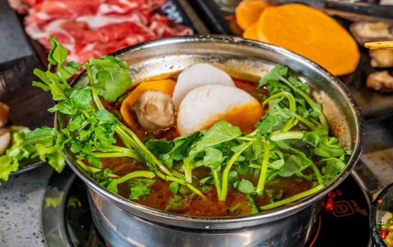 韩式烤肉火锅,All You Can Eat火锅,朋友聚餐,夜晚用餐
